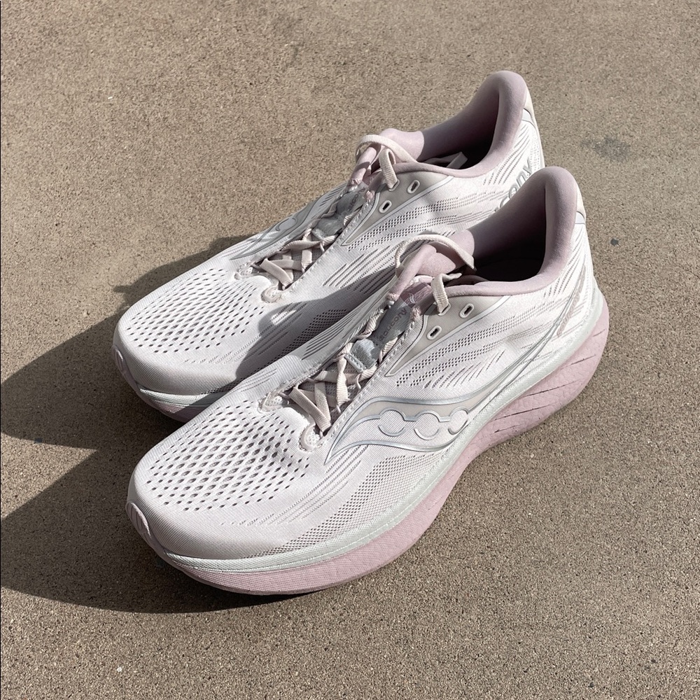 🤍 Saucony Women's Ride 18 - size 11.0 B